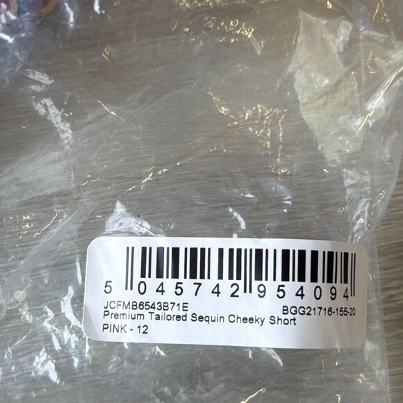 Nastygal Premium Tailored Sequin Booty Shorts pink size 8 NWT in packaging - Picture 5 of 5